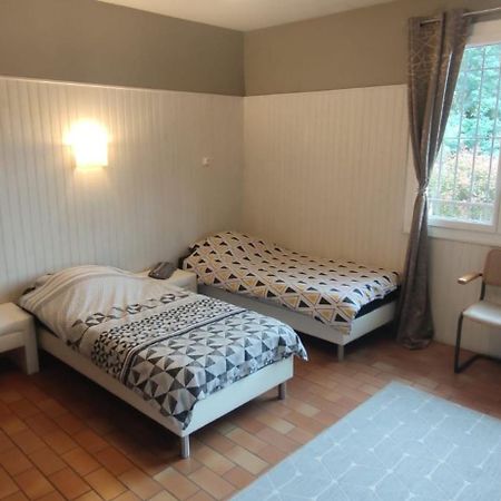 B&B En Plein Coeur De La Foret Artiguelouve Экстерьер фото