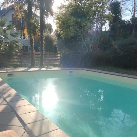 B&B En Plein Coeur De La Foret Artiguelouve Экстерьер фото