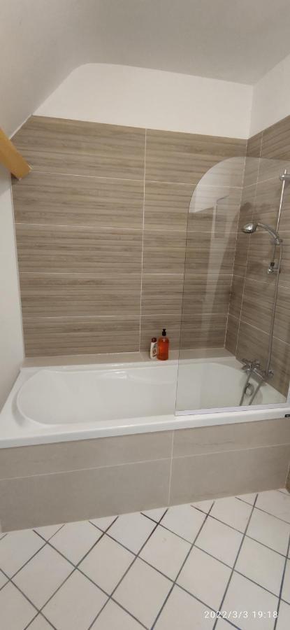 B&B En Plein Coeur De La Foret Artiguelouve Экстерьер фото